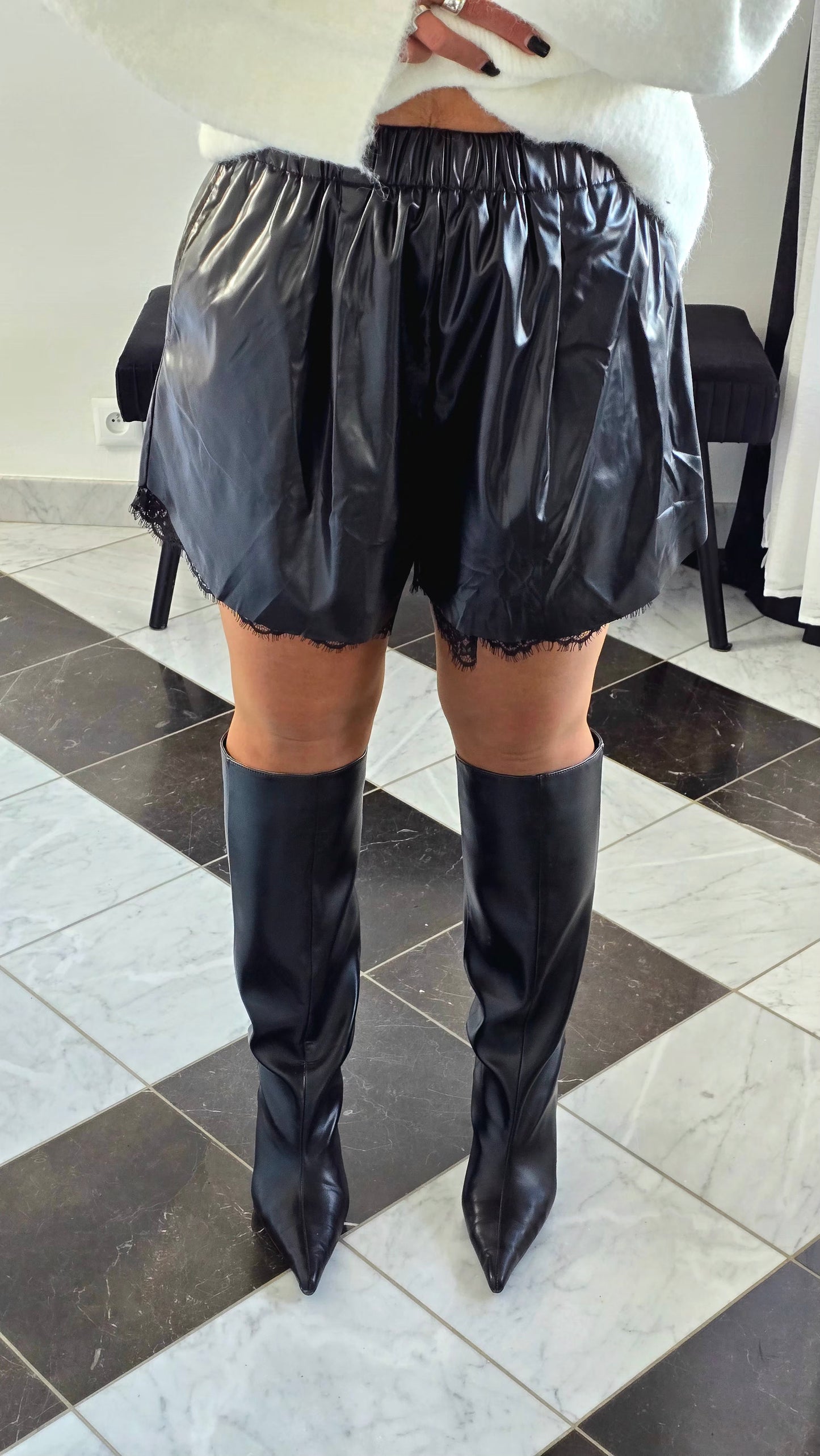 Short Simili & Dentelle Intégrée Noir – Taille Élastique