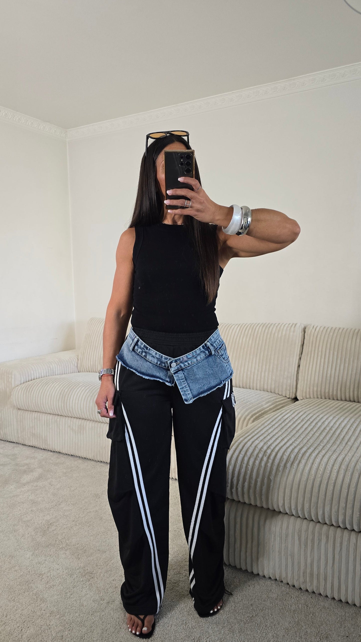 Pantalon jogging noir détails denim – esprit sporty chic