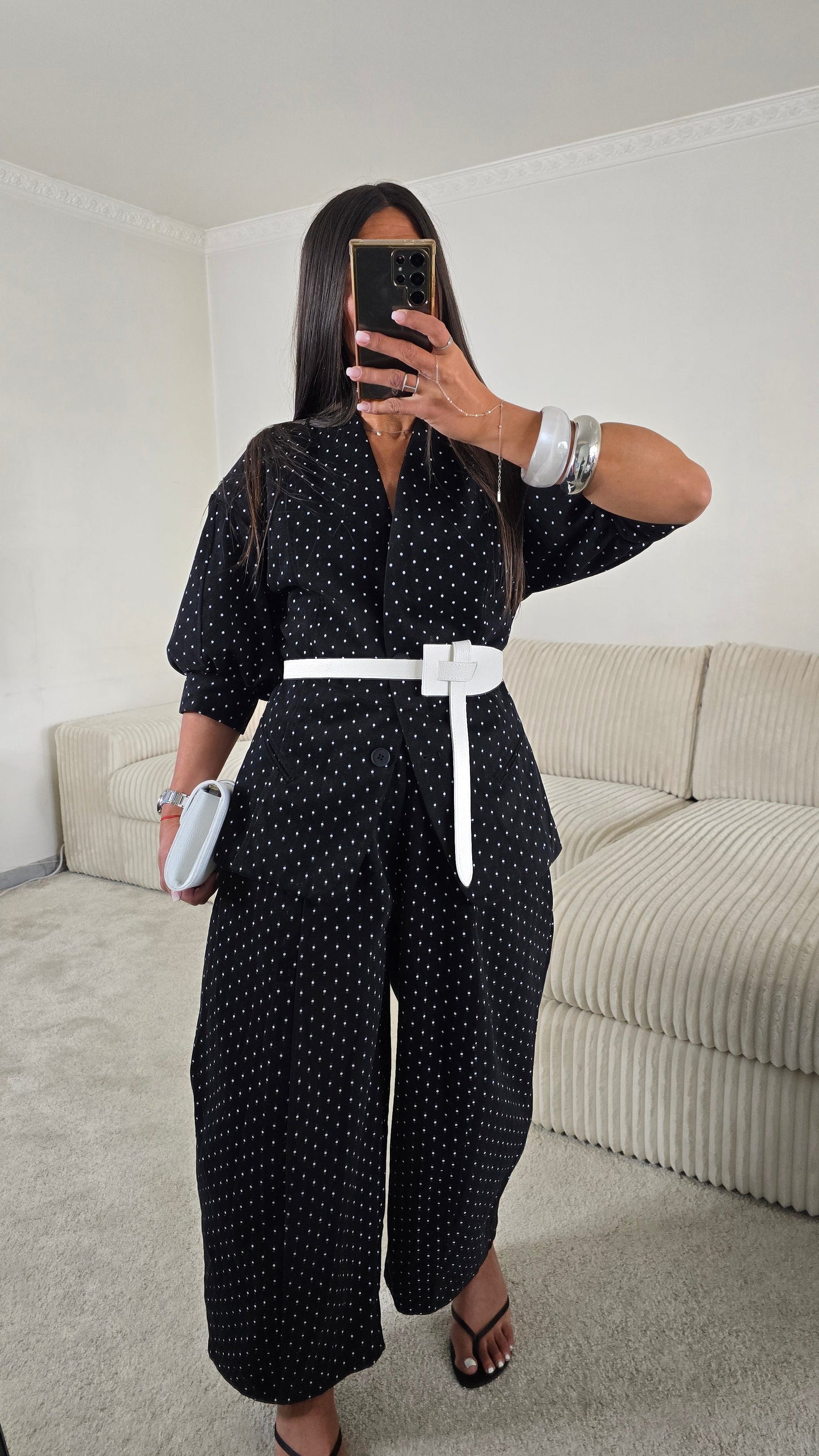 Veste noire à pois manches courtes – style chic & rétro moderne