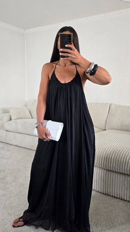 Robe longue dos nu dentelle noire