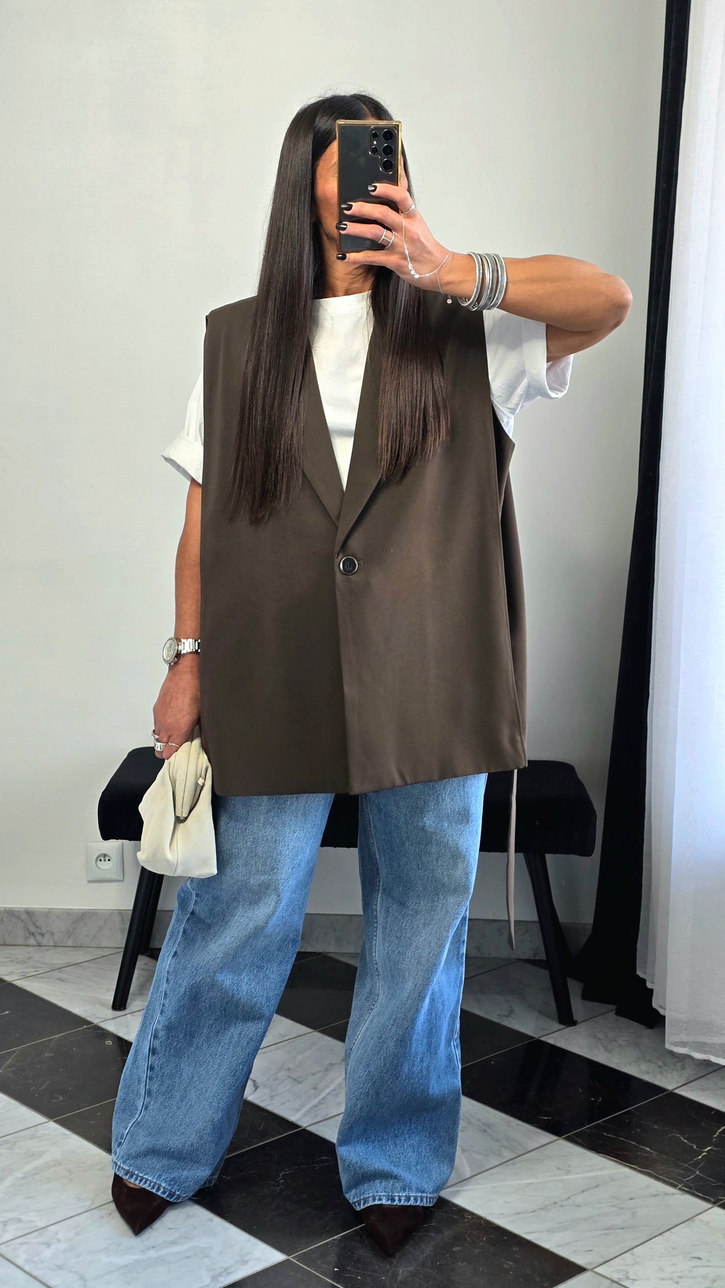 Veste sans manches marron – coupe tailoring & détail ceinture