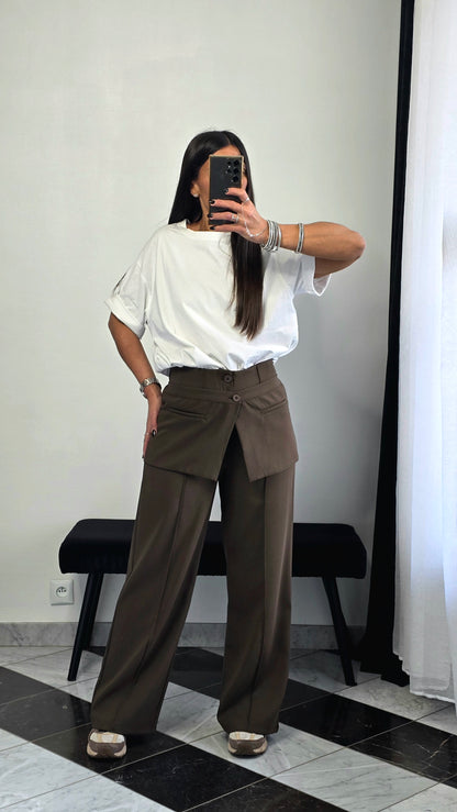 Pantalon tablier marron – coupe tailoring & détail couture