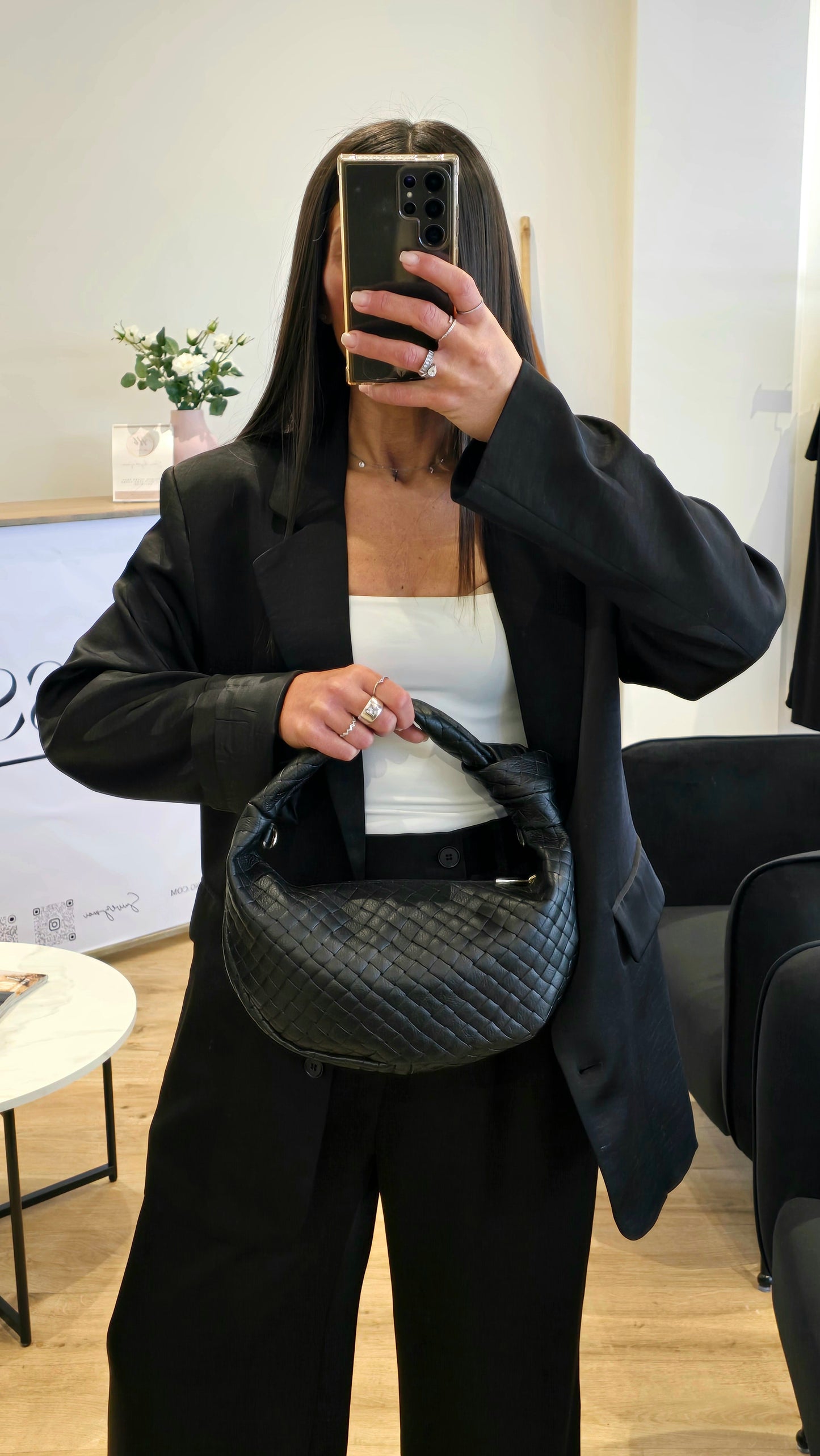 Sac en Cuir Noir – Élégance texturée & détails tendance