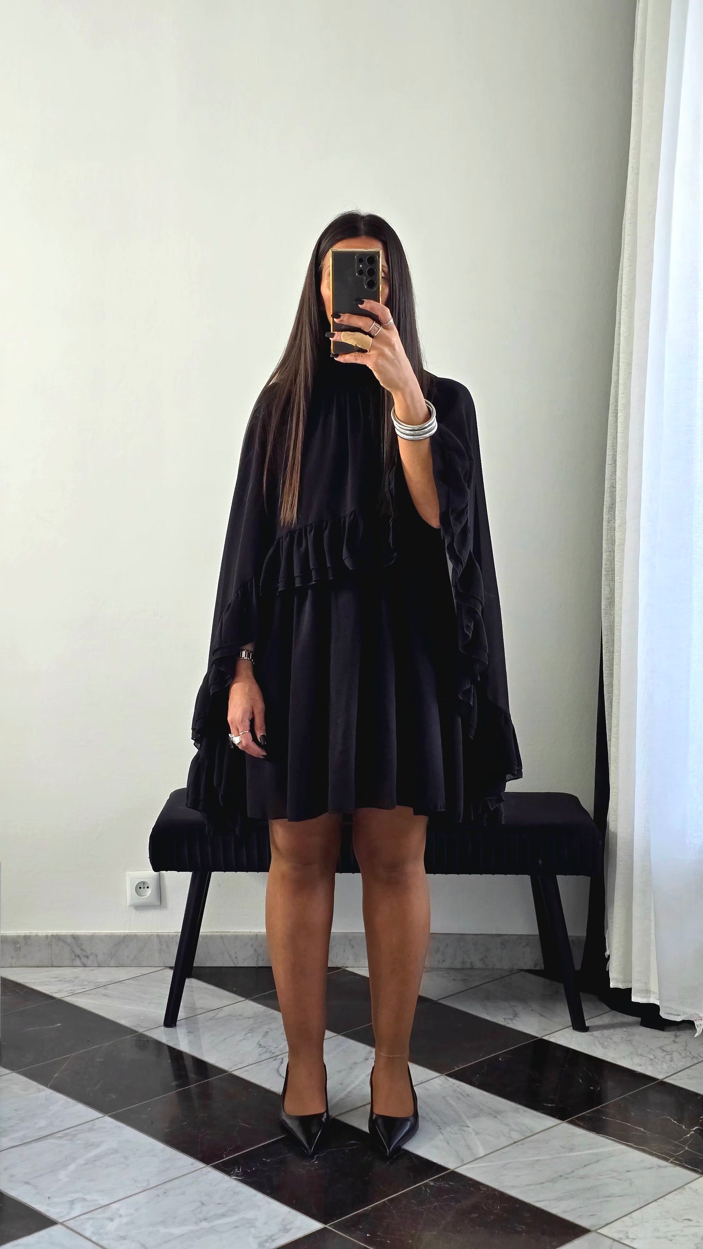 Robe Cape Volants – Noir Intense