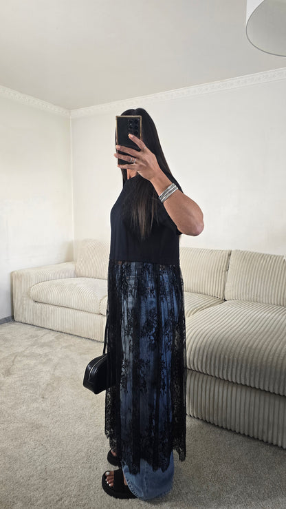 T-shirt dentelle signature – noir intense