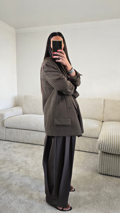 Blazer oversize chocolat – coupe tailoring structurée & double boutonnage